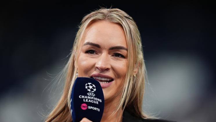 Komentátorka Laura Woodsová