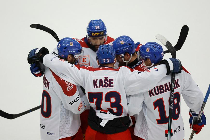 Hokejisté porazili domácí tým a ve Švýcarských hrách budou bojovat o celkový triumf