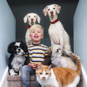 Přestože byla fenka vůči lidem velmi ostražitá, její psí srdce si získal Elizabethin nejmladší syn Archie.