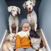 Přestože byla fenka vůči lidem velmi ostražitá, její psí srdce si získal Elizabethin nejmladší syn Archie.