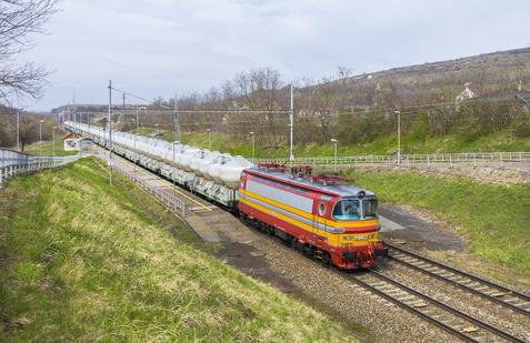 První vyrobená Laminátka, v současnosti označená 230.001, je určena k zachování jako muzejní vozidlo. Proto dostala tabulky s původním kryšpínovským označením S 489.0001.