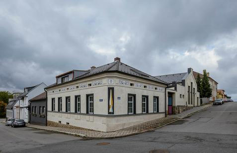 Pípalova dílna v Humpolci vstupuje do nové éry. Nabídne galerii, vinný bar i wellness