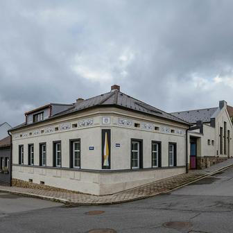 Pípalova dílna v Humpolci vstupuje do nové éry. Nabídne galerii, vinný bar i wellness