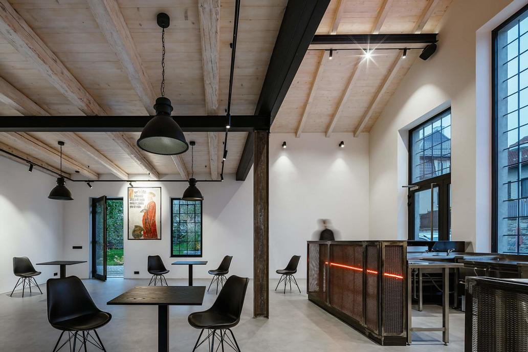 Pípalova dílna v Humpolci vstupuje do nové éry. Nabídne galerii, vinný bar i wellness