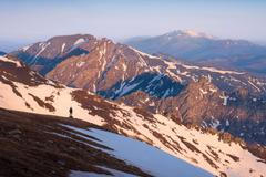 „Pracoval jsem tehdy v Písku, kde je jediný kopec Mehelník. Tak to byl takový náš tréninkový kopec, na který jsme vylezli asi stopadesátkrát,“ dodává.
