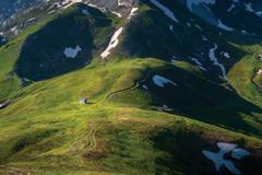 Zdolali tři tisíce kilometrů dlouhou trasu Te Araroa vedoucí ze severního na jižní cíp Nového Zélandu nebo ušli tři tisíce kilometrů kolem Islandu i náročný Greater Patagonian Trail divokou přírodou v Jižní Americe. 
