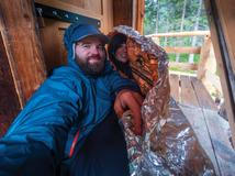 „Trpěl jsem absolutně každý den, po prvním dni jsem měl puchýře a fyzicky jsem byl tak ztuhnutý, že jsem se ráno nedokázal pořádně ani pohnout,“ dodává.