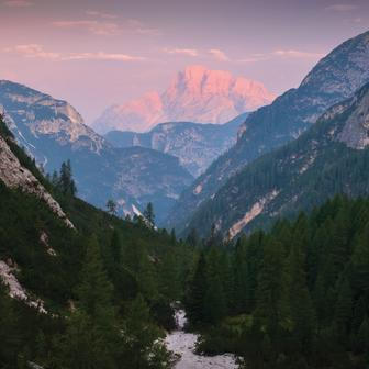 Paradoxně právě prvotní strasti jej motivovaly k dalším pokusům.