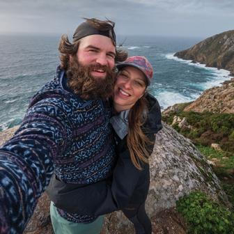  Lašan pořádá cestovatelské prezentace, píše knihy a tvoří edukativní obsah na sociálních sítích. Mezi jeho velké koníčky patří také fotografování.