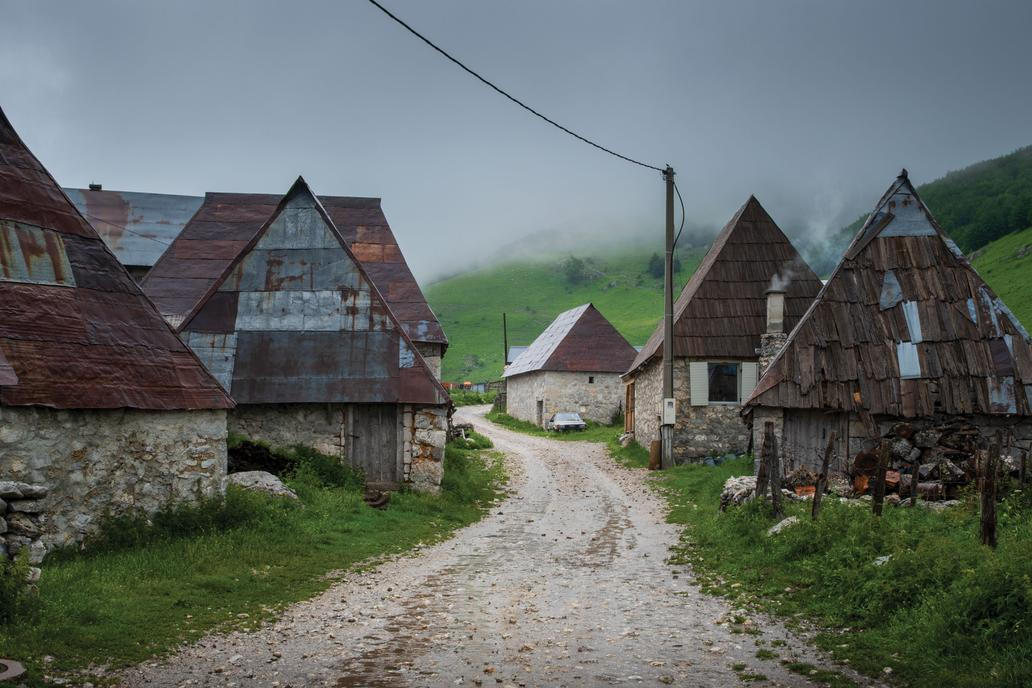 Cesta k dálkovým pochodům pro Matúše začala jako odměna, kterou sám sobě udělil za dokončení univerzity. Byla jí 760 kilometrů dlouhá Cesta hrdinů SNP. 
