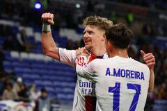 Pavel Šulc slaví gól Lyonu