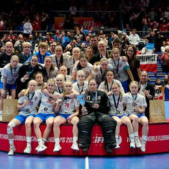 České florbalistky slaví stříbro na MS