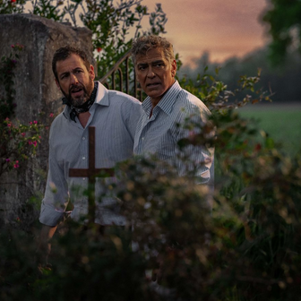 Adam Sandler a George Clooney ve filmu Jay Kelly.