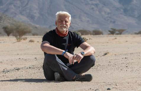 Petr Pavel na Rallye Dakar. Letos se účastnil několika motoristických akcí a pořídil fotky, které jdou nyní do aukce.