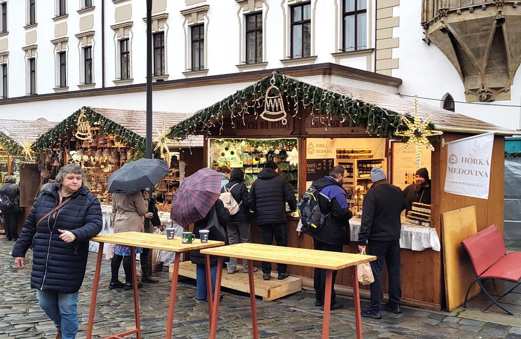 Stánek s medovinou na Horním náměstí v Olomouci, 5. prosince 2025.