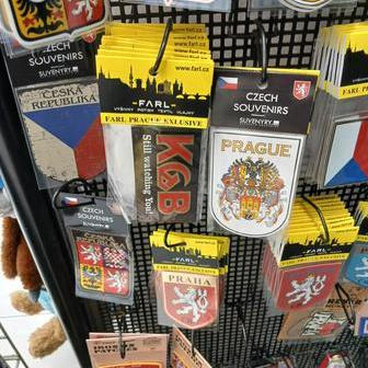 Čepice, srp a kladivo, prodej