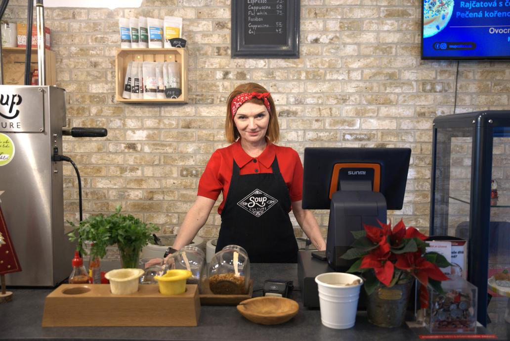 Pohled do interiéru polévkárny, která se musela kvůli velkému zájmu přestěhovat do větších prostor.