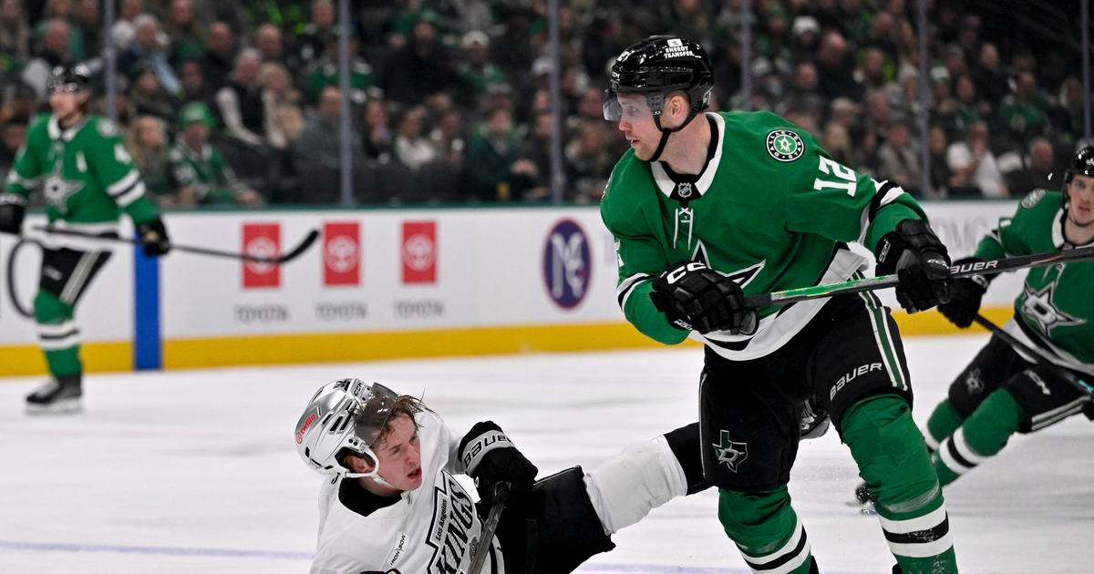 Faksa připravil vítězný gól Dallasu, Dostál vychytal výhru Anaheimu