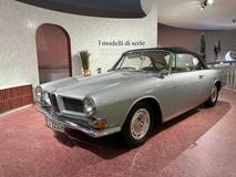 BMW 3200 CS Cabriolet vzniklo v jediném kuse, navrhl jej Giugiaro, který tehdy pracoval ve studiu Bertone. Věnovalo se tehdejšímu vlastníkovi značky Herbertu Quandtovi.