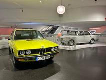 Jako hlavní designér je ale pod vzhledem auta podepsaný Paul Bracq, tehdejší šéfdesignér BMW. Vliv Garmische je ale evidentní, a to i v interiéru.