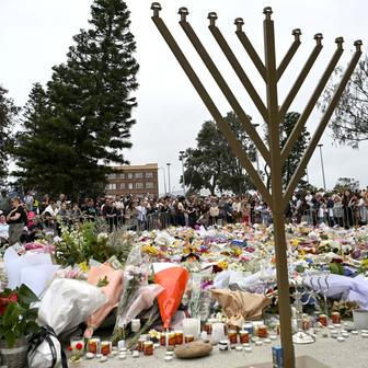 Chanuka: světlo radosti v moři slz