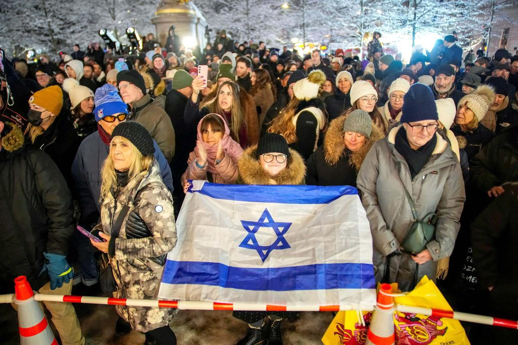 Chanuka: světlo radosti v moři slz