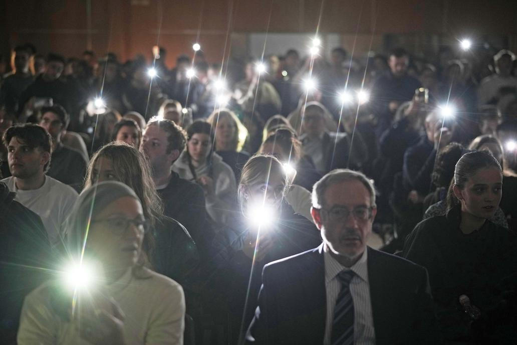 Chanuka: světlo radosti v moři slz