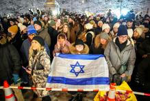 Chanuka: světlo radosti v moři slz