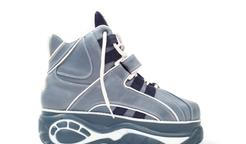 Nosily se boty s vysokými platformami (tady nás nostalgie nechytá).