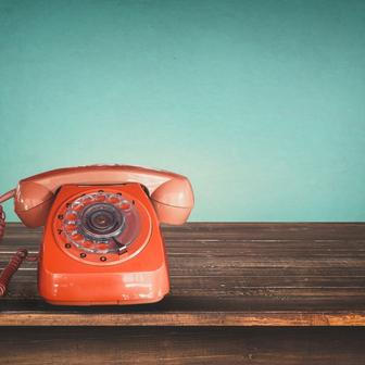 Pamatujete, když jste museli umět telefonní čísla a nikdy jste netušili, kdo zrovna volá, dřív, než jste zvedli telefon?