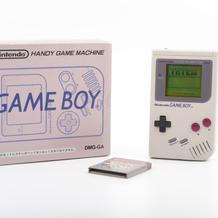 A kluci pařili Game Boy.