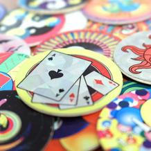 Ve škole na chodbě se hrály pogy. (Ta bolest, když jste prohráli!)