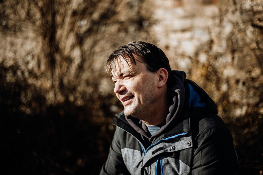 „Neustále mrháme energií na zaučování nových lidí místo toho, abychom udrželi ty stávající,“ říká Pečovatel roku František.