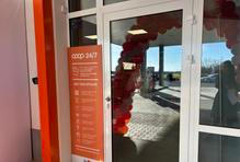 Nyní se tu otevřela i bezobslužná prodejna, tedy první na čerpací stanici a navíc hned u dálnice.