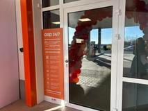 Nyní se tu otevřela i bezobslužná prodejna, tedy první na čerpací stanici a navíc hned u dálnice.