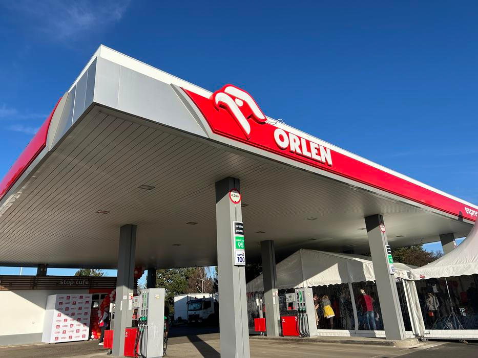 Od doby, kdy ji ŘSD odřízlo od hlavního tahu na Louny, se výtoč rapidně snížila, a tak ji provozovatel přestavěl na stanici bez obsluhy.