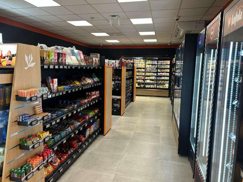 A pokud velký, rozšíří se i na další stanice. Orlen přiznává, že výrazně ušetří na platech zaměstnanců.