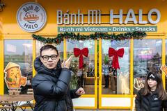 „Sapa je takový skrytý klenot v Praze, na který se sjíždějí i Vietnamci z ostatních zemí. Za jídlem, kulturou, za tím zážitkem, který Sapa nabízí,“ říká Jerry Vuong, který je náš dnešní průvodce.