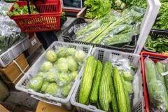 Zastavujeme se u největšího obchodu s asijskými potravinami.