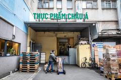 „Hodně silné kafe, které chutná jako horká čokoláda,“ popisuje Jerry - a ve skupince už nezůstává nikdo, kdo by ji nechtěl ochutnat.