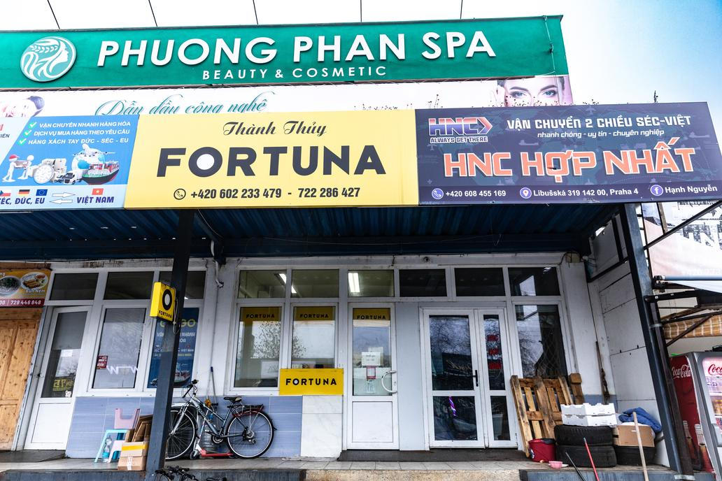 Všechno ve vietnamštině.