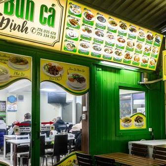 Jerry tu strávil velkou část dětství a dospívání. A jak sám říká, „má Sapu proježděnou na kole křížem krážem“.