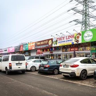 Ne nadarmo se Sapě říká město ve městě.