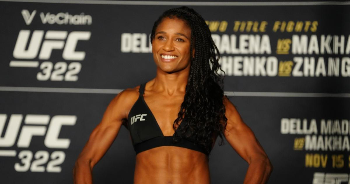 Hvězdě UFC unesli dědečka mimozemšťani. V naší rodině to byl prostě fakt, říká