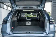 Po sklopení sedadel je k dispozici 1535 litrů.