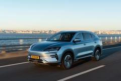 Vlajkovou lodí mezi plug-in hybridy BYD je SUV Seal U DM-i.