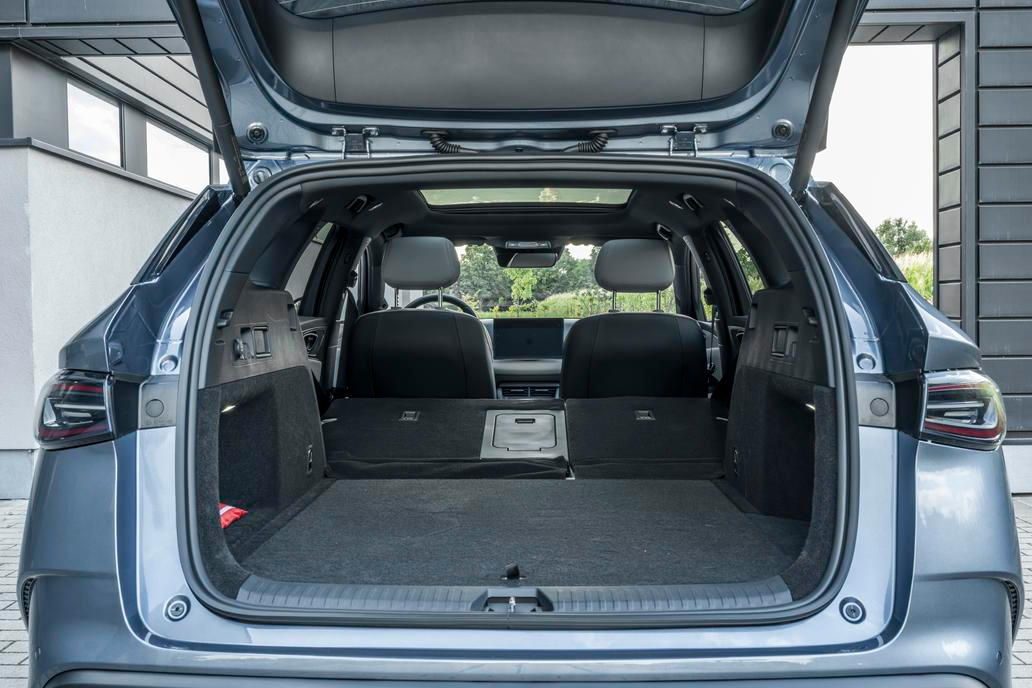 Po sklopení sedadel je k dispozici 1535 litrů.