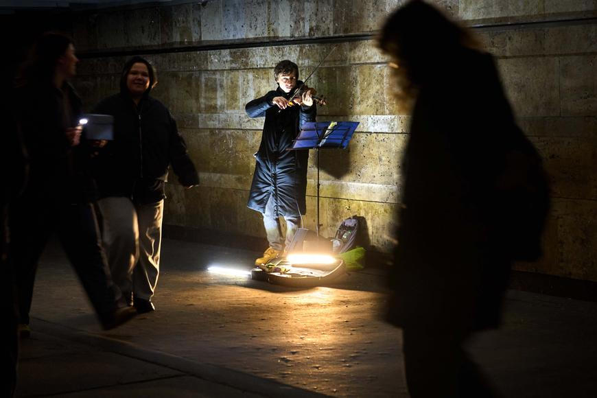 Obrazem: Když zhasne světlo. Kyjev se učí žít v temnotě