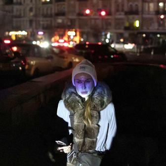 Temnota jako každodenní realita. Kyjev žije na příděl světla