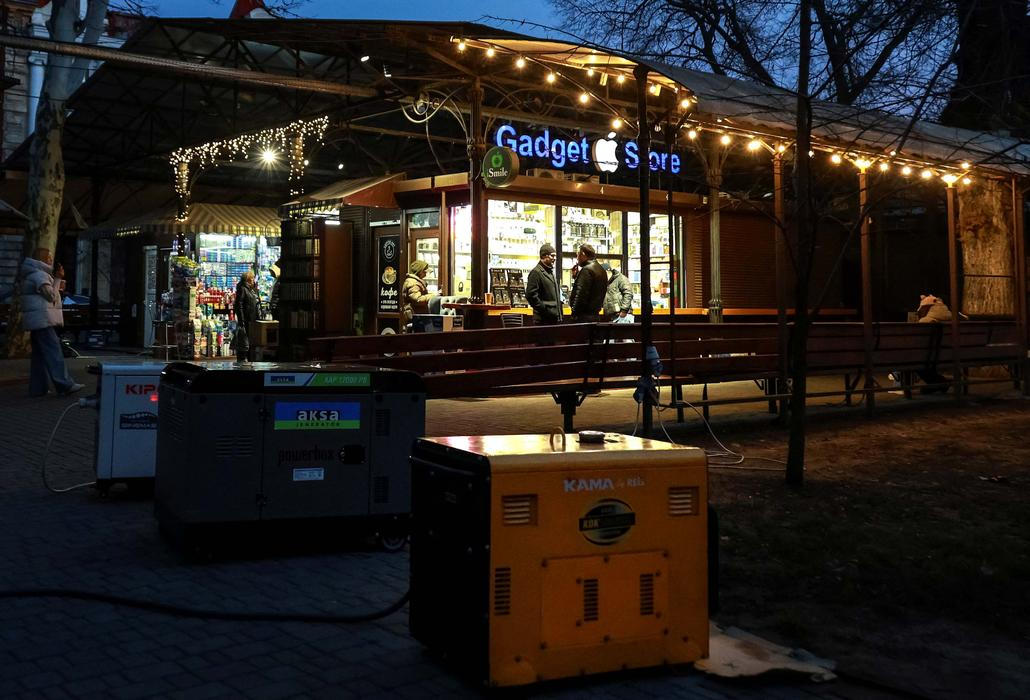 Temnota jako každodenní realita. Kyjev žije na příděl světla